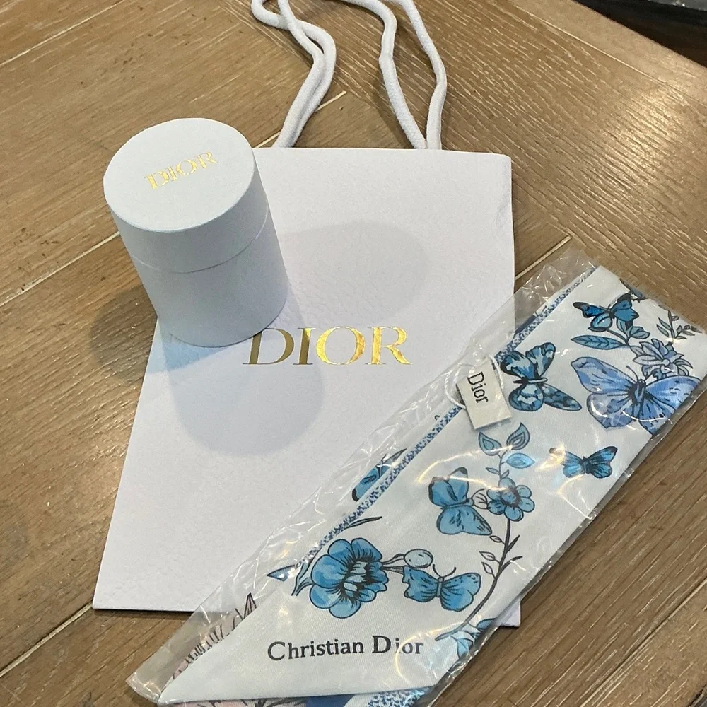 Dior White and Blue butterfly Floral twilly scarf.  Gift box & bag.   GWP. - Picture 4 of 4